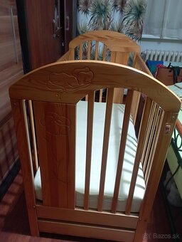 Krásna drevená detská postieľka - 3