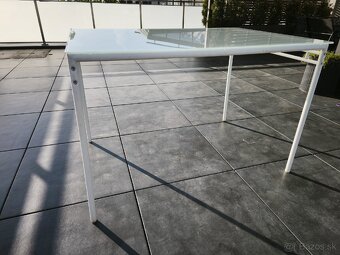 Exterierovy skleneny stol z IKEA s 2 stolickami 110x75 cm - 3