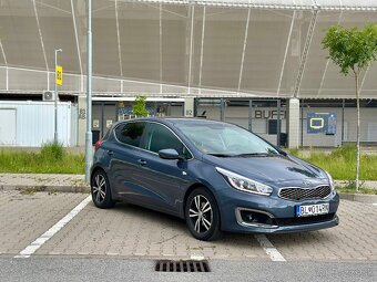 KIA Ceed 1.4 CRDi Silver - 3