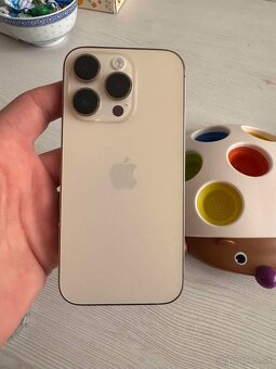 iPhone 14 pro zlatý - 3