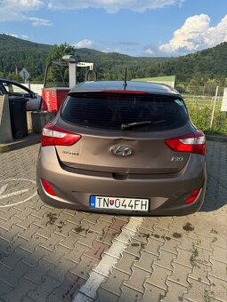 Hyundai i30 1.4i 74kW LPG | 2013 | 218tkm | 5000€ - 3