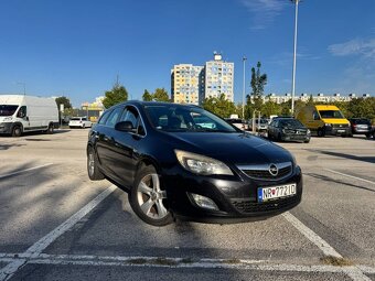 Opel Astra Sports Tourer - 3