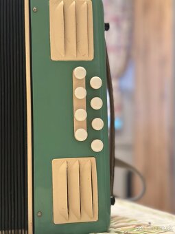 Heligonka Favorit - 3