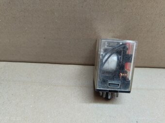 elektromagneticke rele omron mk3p5-i 15€ - 3