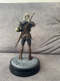 Predám figúrku geralt witcher - 3