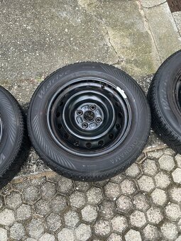 Predám 185/60 R15 - 3