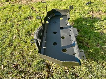 Držiak Kryt Palivovej Nádrže Jeep Grand Cherokee Comander - 3