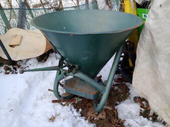 Rozmetadlo umelého hnojivá - 3