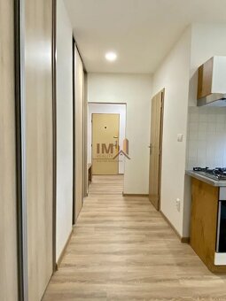 NA PRENÁJOM MODERNÝ ZREKONŠTRUOVANÝ 3i BYT S VEĽKÝM BALKÓNOM - 3