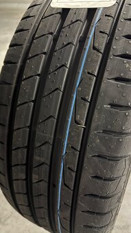 Continental PremiumContact 7 215/55 R17 94V - 3