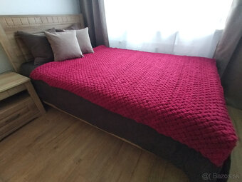 Velka puffy prikryvka, deka FUCHSIA - 3