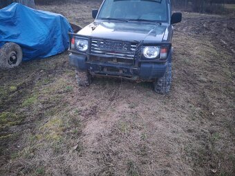 Mitsubishi pajero 2.5 - 3