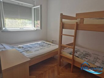 ☀NOVALJA (HR) - 2-izbový byt 45 m2 na prízemí so záhradou - 3