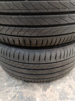Continental Ultracontact 215/50R18 - 3