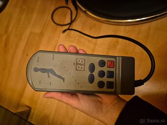 Elektrické masážne kreslo s podnožkou a vyhrievaním - 3