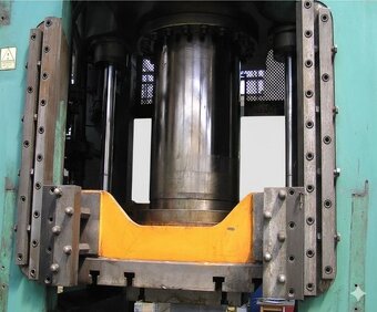 Hydraulický lis 450t PHILMUT PHBM - 3