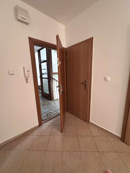 Prenájom 2 a pol izbový byt v centre mesta Dunajská Streda - 3