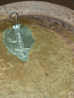 MEDENÝ TANIER NA STENU - 3