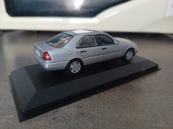 1:43 Mercedes Benz - 3