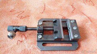 Zverak pod vrtacku - 3