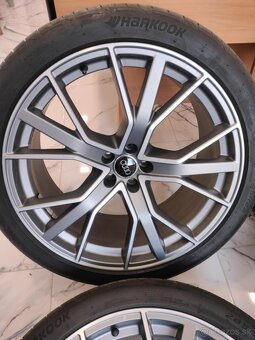 4ks orig. Alu disky Audi 5x112 r22 pneu 7mm 285/35 r22 - 3
