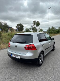 Parádny Vw Golf generácia 5 1.4 benzín 55kw - 3