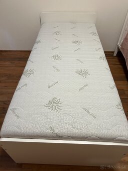 Posteľ 90x200 + nový matrac - 3