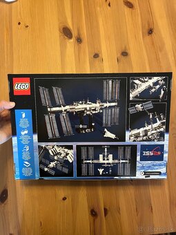LEGO 21321 - 3