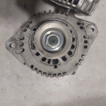 Alternátor Opel Meriva 1,7 tdci - 3