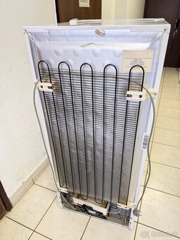 Predám kombinovanú chladničku Beko s malým mraziakom. - 3