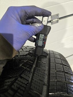 Zimné Pneu Hankook 225/60 R18 - 3