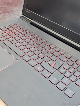 Predam herný notebook LENOVO LEGION Intel Core-i7 - 3