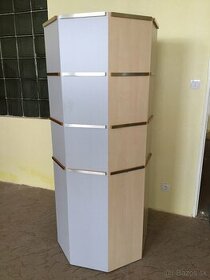 Prezentačný 3D panel na kolieskach. - 3