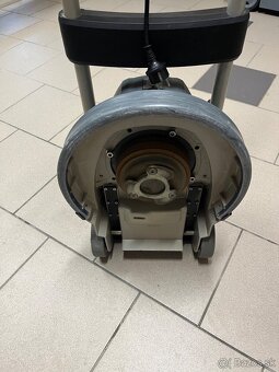 Rotačná kefa Kärcher BDS 33/180c - 3