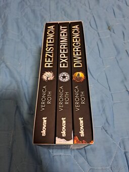 Dystopická séria: Divergencia, Rezistencia, Experiment - 3