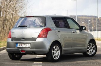 Suzuki Swift 1.3 benzin / TOP VÝBAVA / - 3