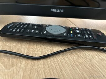 Televízor PHILIPS - 3