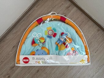 NUK 3D deka na hranie s hrazdičkou - 3