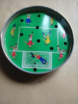 retro hlavolam futbal - 3