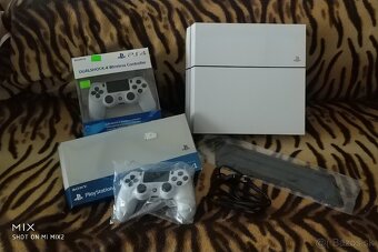 Predám PS4 - 3