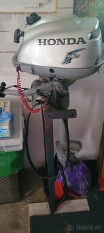 Predam lodny motor Honda - 3