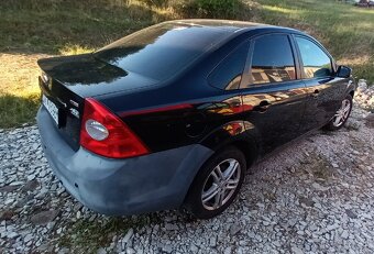 FORD FOCUS SEDAN 1,8TDCI/85KW M5 ROK 2009 - 3