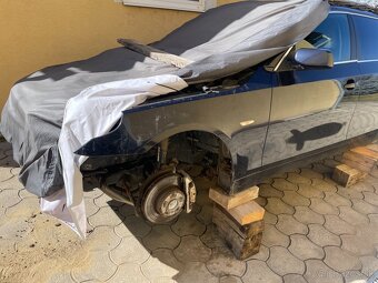 Dvere a blatnik BMW E60 E61 Orient blau metalic tmavá modrá - 3