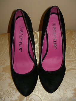 NOVÉ čierne zamatové lodičky veľ. 36 (osobný odber) - 3