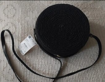 Čierna kabelka NOVÁ s visackou - 3