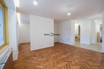 NA PREDAJ posledný štýlový byt v centre Nitry - 3