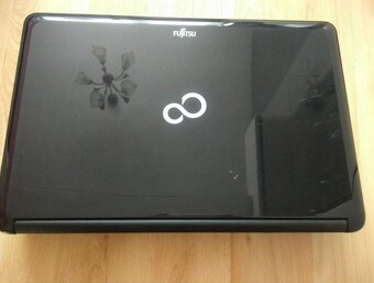 15,6" Fujitsu LifeBook / Intel core i5 / 256gb ssd / 8gb ra - 3