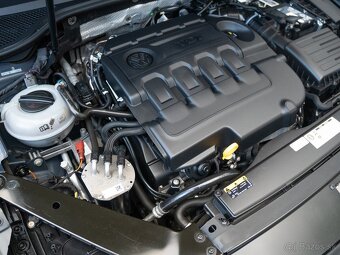 Volkswagen Passat 2.0 TDi DSG sedan DPH - 3