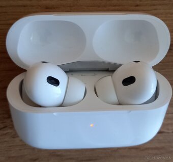 Apple AirPods Pro 2 - 3