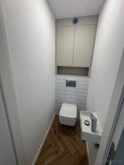 NOVY KRASNY OBKLAD, 10x30cm, hr. 8mm, ZABALENY 8,2 m2 - 3